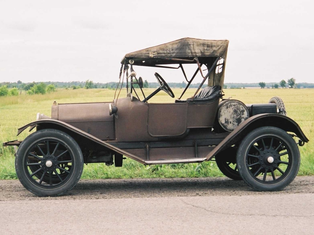 Overland Automobile Photos